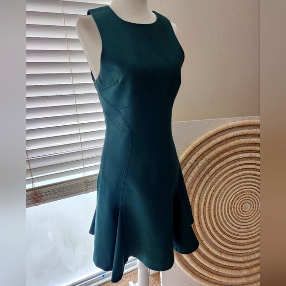 cinq a sept Dresses & Skirts - Cinq a Sept Green Dress size 4